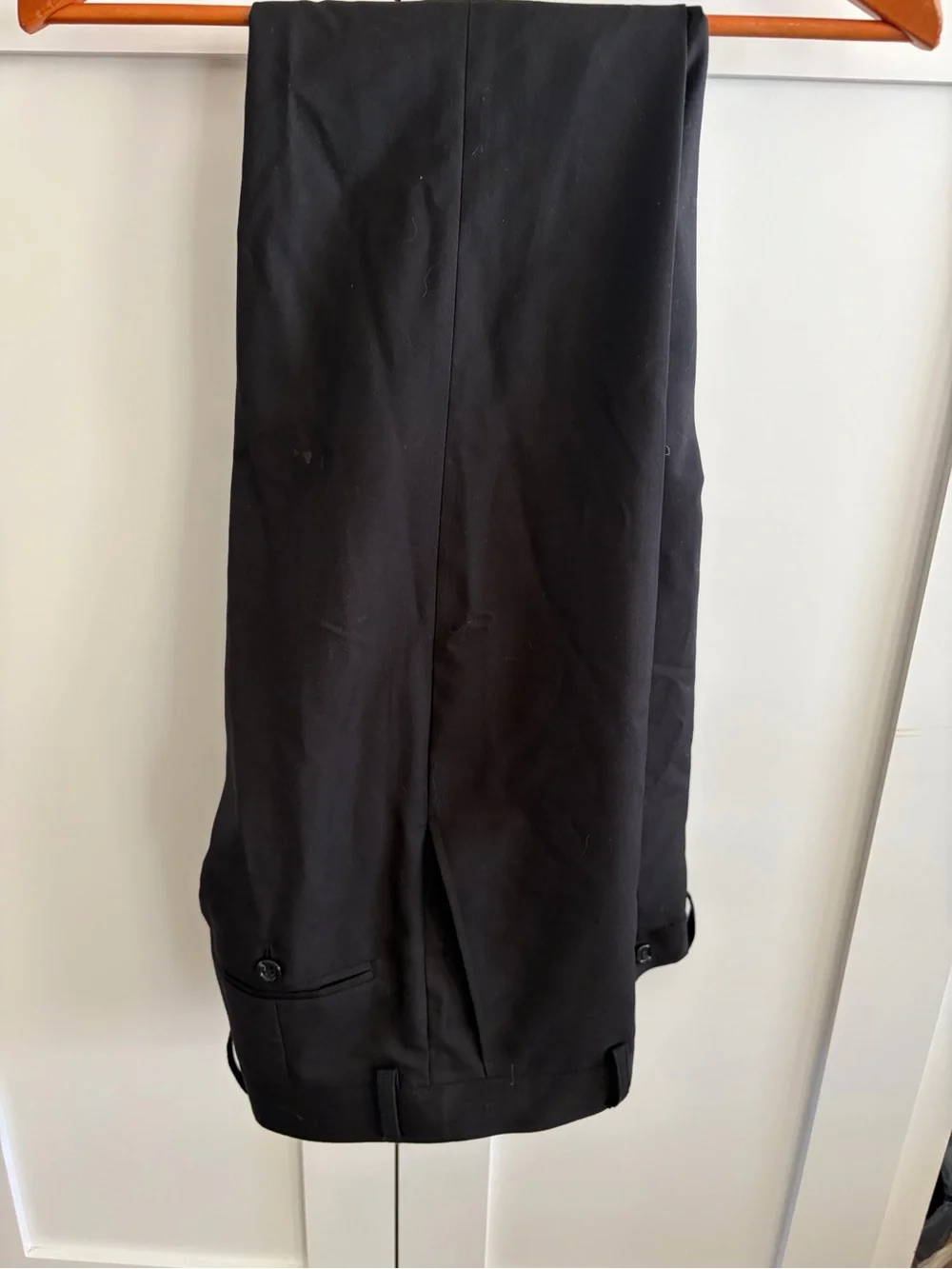 Gino Vitale Modern Mens Slim Fit Tuxedo Set Black